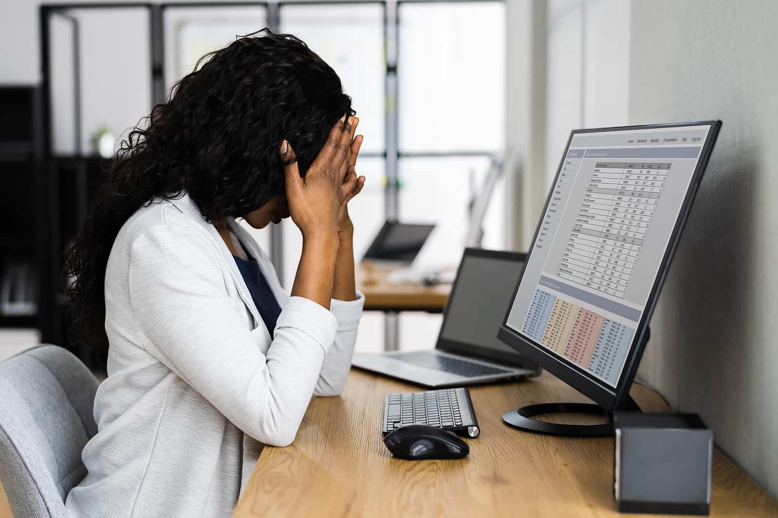 Woman At A Computer | Stress Management In North Carolina | Online Therapist | Online Therapy In North Carolina | Stress Symptoms | Asheville, Nc | Raleigh | 28803 | 28714 | 28711